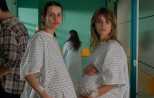 critica madres paralelas pedro almodovar cine penelope cruz milena smit trailer opinion pelicula estreno memoria historica maternidad