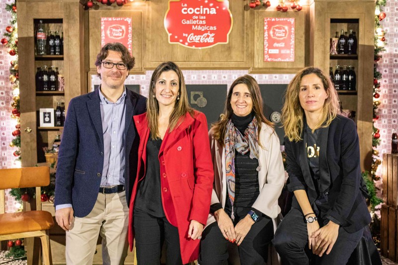 Pedro-Fernández,-Olga-Díaz,-Esther-Morillas-y-Carolina-Aransay-en-la-presentación-de-Coca-Cola
