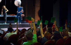 critica-enemigo-pueblo-teatro-kamikaze-entradas