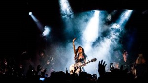 cronica-mon-laferte-concierto-barcelona