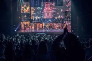 cruz-de-navajas-mecano-musical